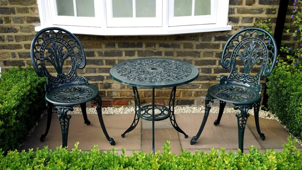 Outdoor Furniture Maintenance Hacks for Busy Homeowners
